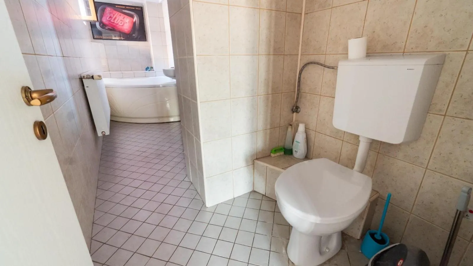 Hostel Camera Comuna Penthouse Ultracentral Bucharest